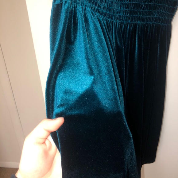 Emerald Velvet Dress - Picture 2 of 5